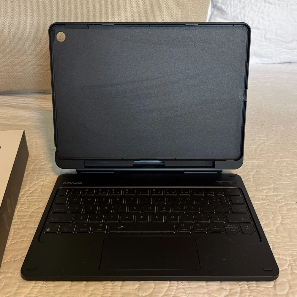 Dexnor for iPad 9th/8th/7th Gen Floating Keyboard - like new - Picture 5 of 9
